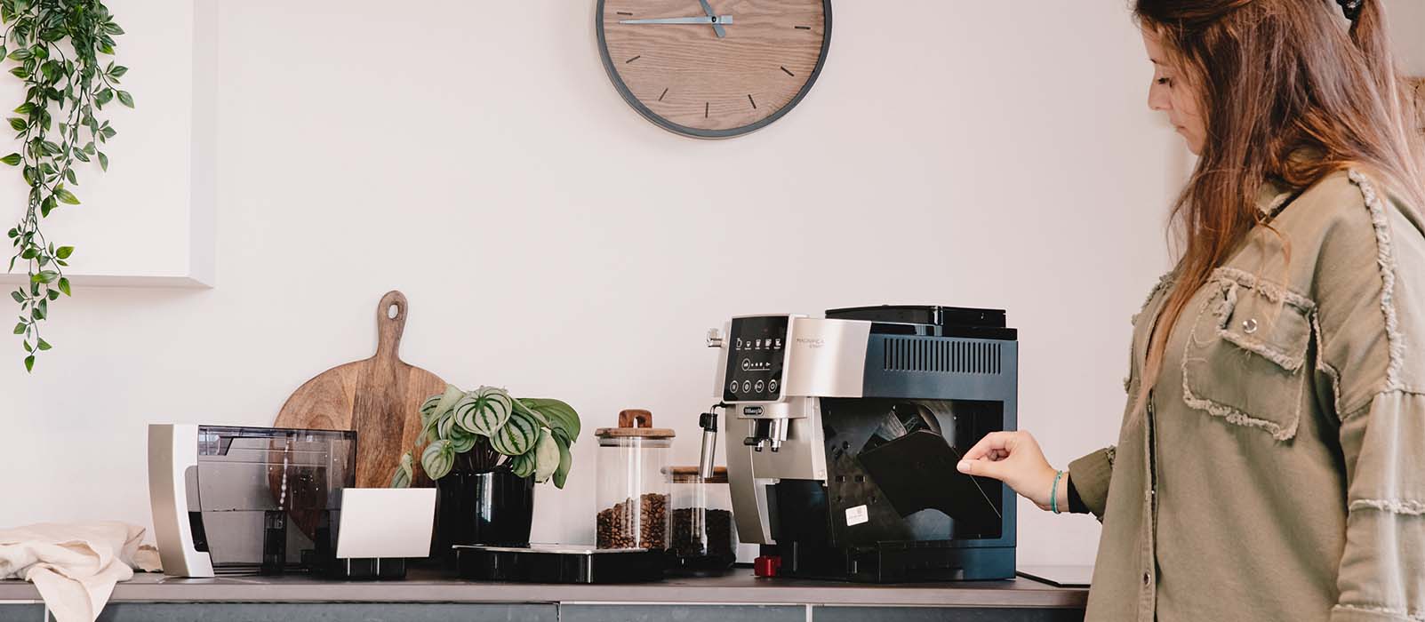 indicano che è necessario decalcificare la tua DeLonghi Magnifica S